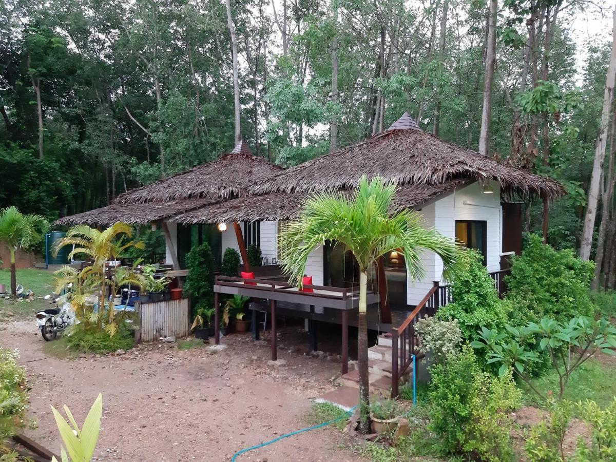 Little Rock Kohjum Hotell Koh Jum Exteriör bild